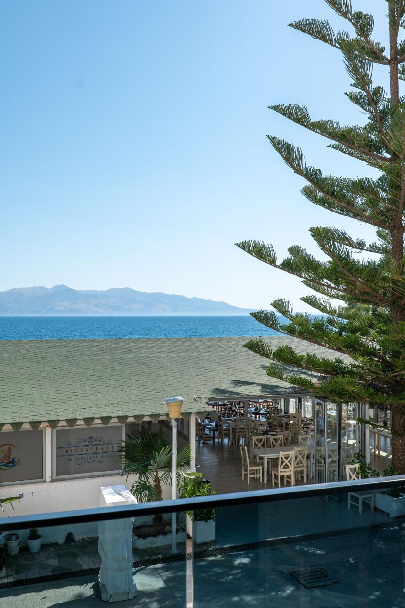 Hotel Kompleks Joni Sarande Luaran gambar