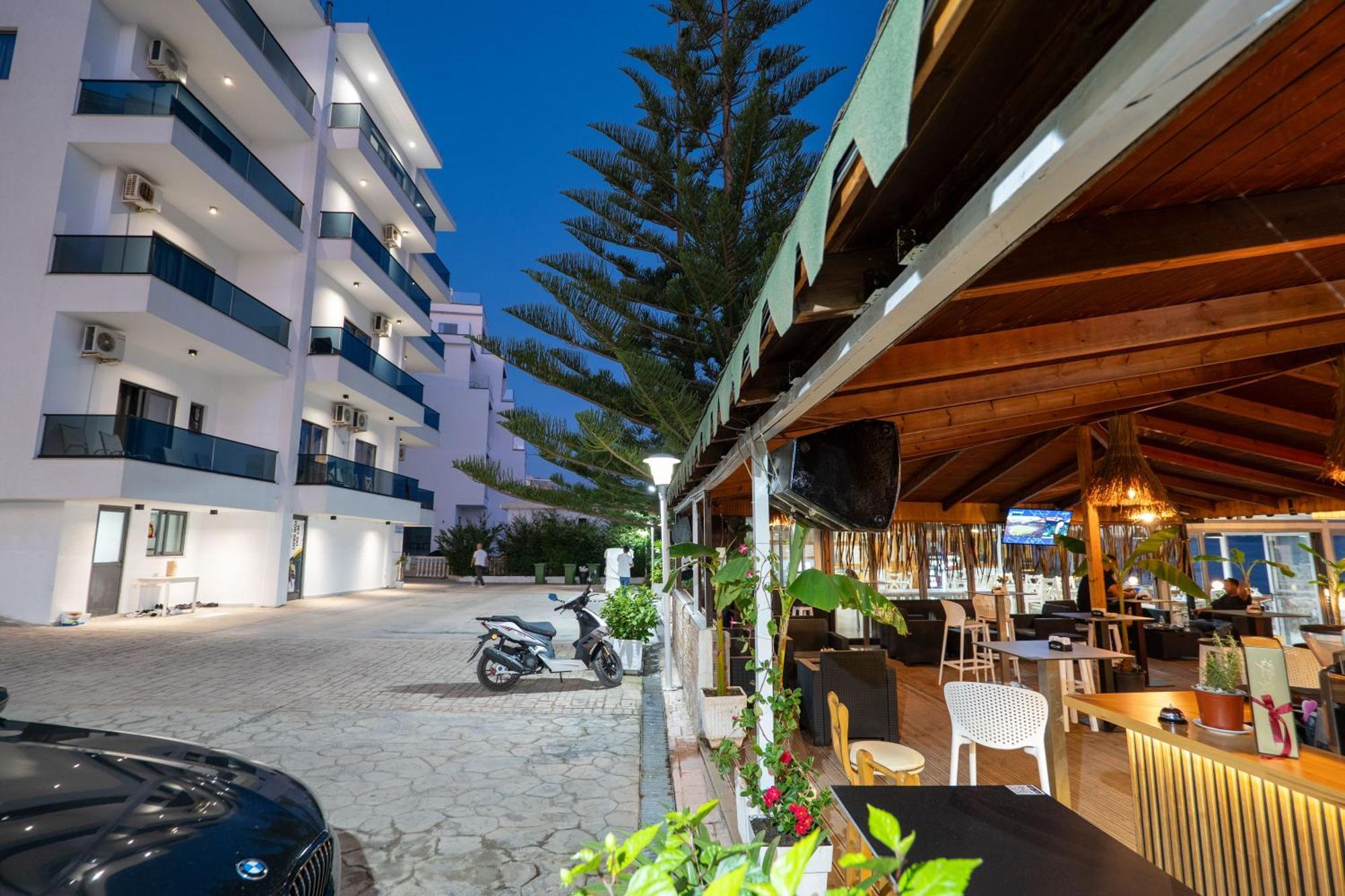 Hotel Kompleks Joni Sarande Luaran gambar