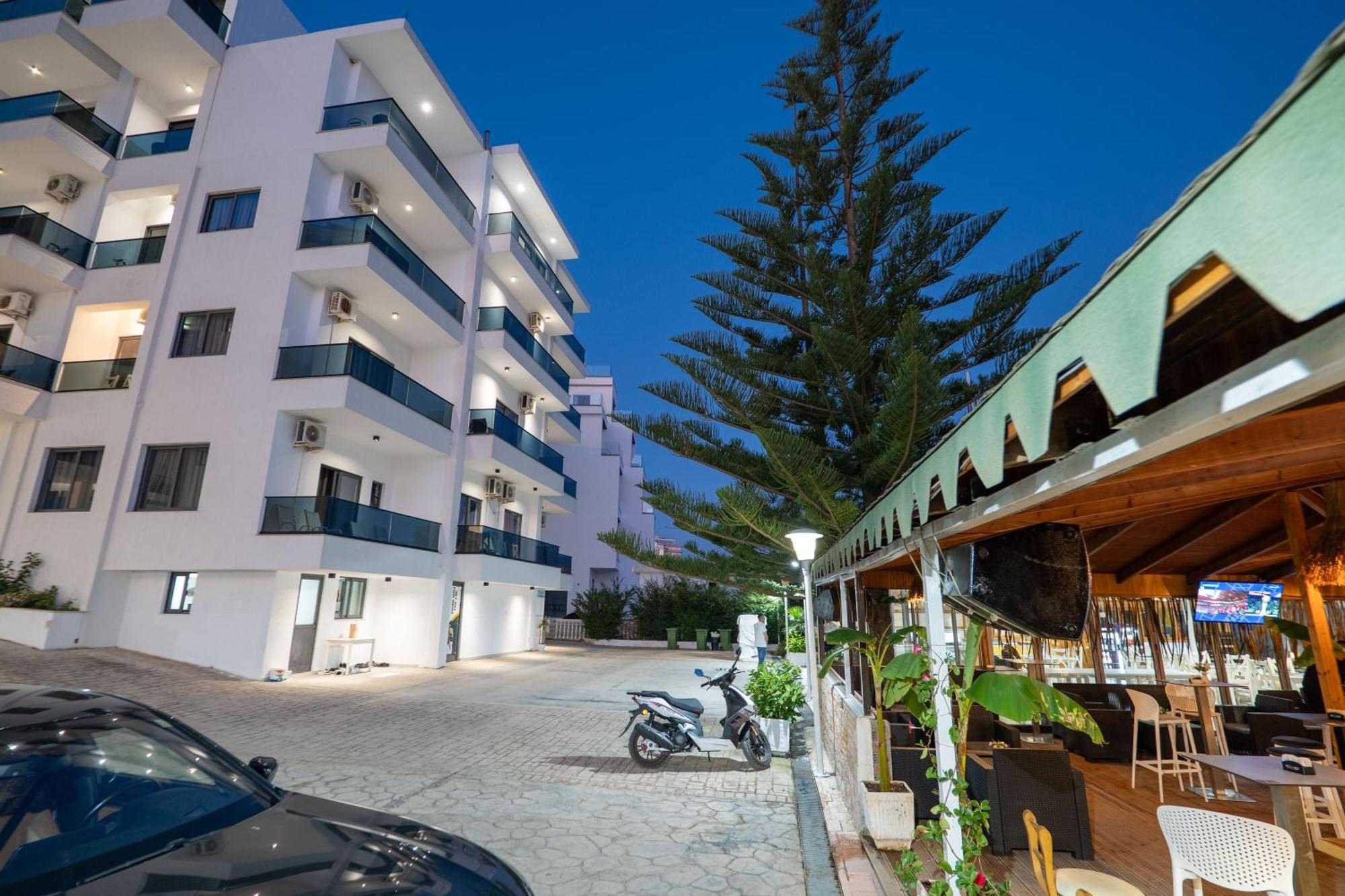 Hotel Kompleks Joni Sarande Luaran gambar